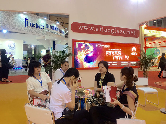 陶瓷學(xué)院的校友來捧場(chǎng)