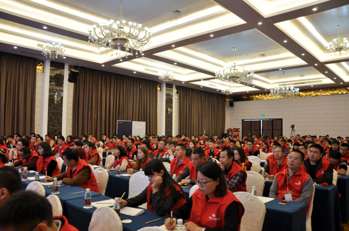 1月9日，陶瓷一線品牌金艾陶瓷磚2016年經(jīng)銷商財(cái)富會(huì)在寶隆國際大酒店隆重舉行。