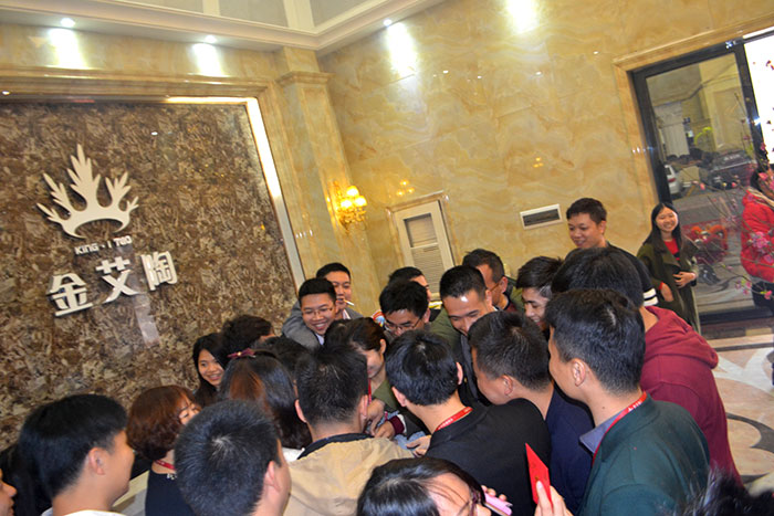 金艾陶新年開工，2017擼起袖子拼命干！