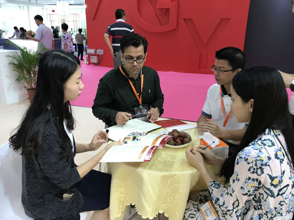 艾陶制釉攜現(xiàn)代仿古釉現(xiàn)身2017年廣州工業(yè)展