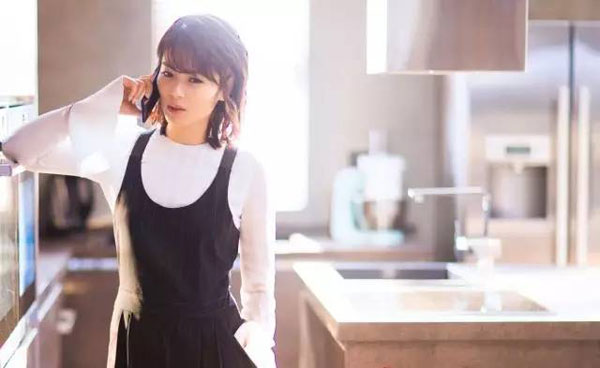 生活中一個(gè)重要的場(chǎng)景，便是在家的時(shí)光。一個(gè)家最好的狀態(tài)，莫過(guò)于在家里做什么都怡然自得，純粹的享受舒適的生活，那便是適合。