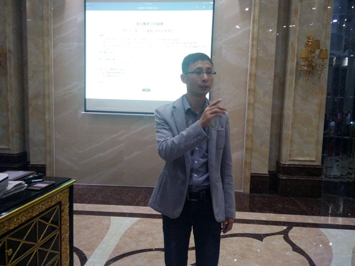 2017年11月2日晚，生命不息，學習不止金艾陶法定學習日，11月全公司人員學習會圓滿結束，一起分享《干法》，樂于工作，開心生活，即使在苦難中，只要拼命工作，就能帶來不可思議的好運。過好每一天，就是成功之道！