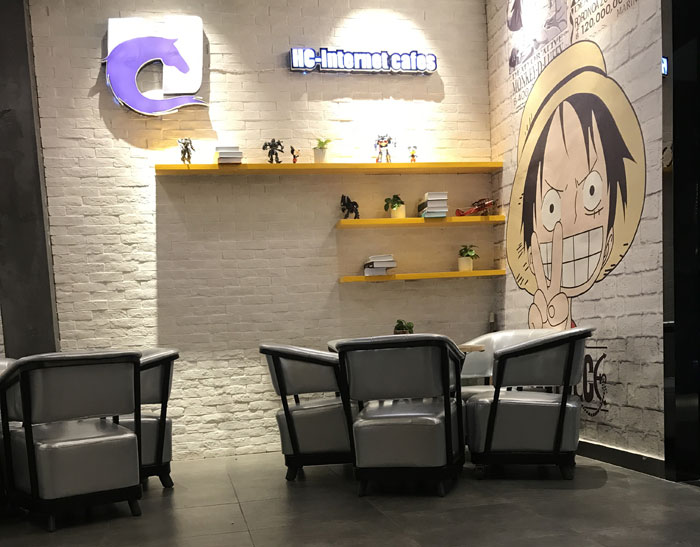 金艾陶現(xiàn)代仿古磚案例:別說了，一起去這個(gè)1000方的網(wǎng)咖開黑！