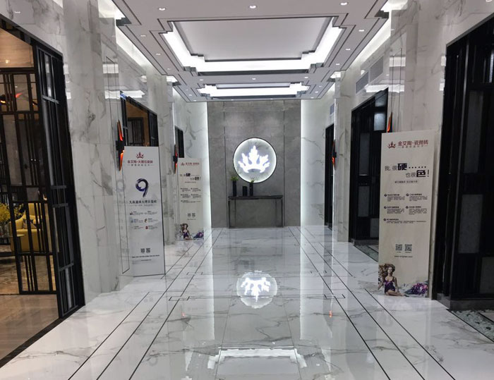  許多業(yè)主會(huì)認(rèn)為在冬季不適合裝修，這也是讓許多裝修公司沒有辦法繼續(xù)與客戶溝通下去。其實(shí)在冬季裝修也有他的好處，現(xiàn)在陶瓷一線品牌金艾陶小編告訴您，冬季裝修注意事項(xiàng)有哪些？各位業(yè)主看了也就不會(huì)再認(rèn)為冬季不適合裝修了。