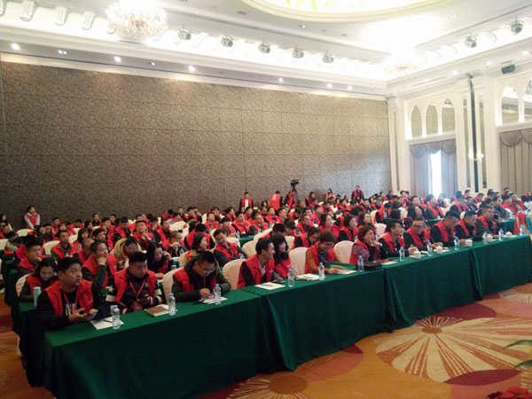 金艾陶瓷磚“大格局·大趨勢·大變革”2018年度經(jīng)銷商峰會圓滿結束