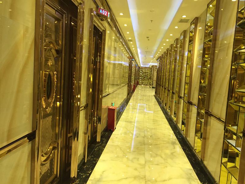 喜臨門(mén)KTV過(guò)道