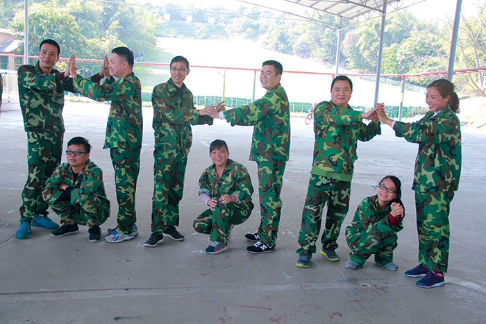 2017年2月13-15日，金艾陶“虎狼道”戶外拓展訓(xùn)練圓滿結(jié)束