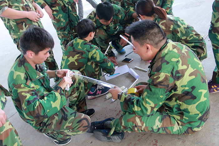 2017年2月13-15日，金艾陶“虎狼道”戶外拓展訓(xùn)練圓滿結(jié)束