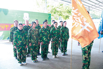 2017年2月13-15日，金艾陶“虎狼道”戶外拓展訓(xùn)練圓滿結(jié)束