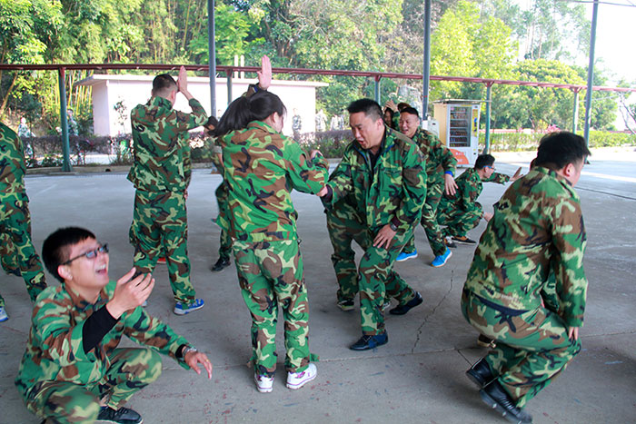 2017年2月13-15日，金艾陶“虎狼道”戶外拓展訓(xùn)練圓滿結(jié)束