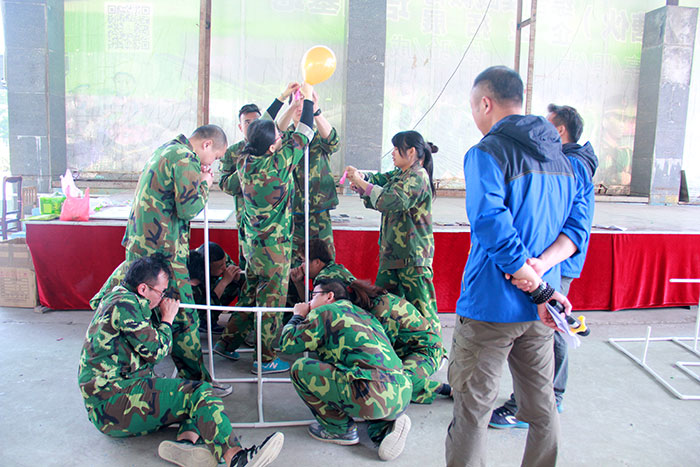 2017年2月13-15日，金艾陶“虎狼道”戶外拓展訓(xùn)練圓滿結(jié)束