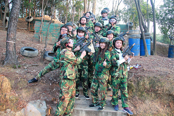 2017年2月13-15日，金艾陶“虎狼道”戶外拓展訓(xùn)練圓滿結(jié)束