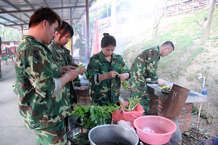 2017年2月13-15日，金艾陶“虎狼道”戶外拓展訓(xùn)練圓滿結(jié)束