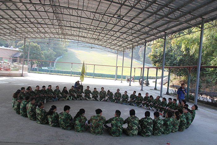 2017年2月13-15日，金艾陶“虎狼道”戶外拓展訓(xùn)練圓滿結(jié)束