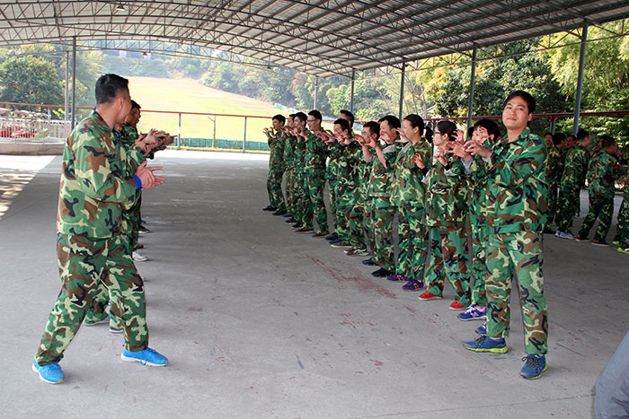 2017年2月13-15日，金艾陶“虎狼道”戶外拓展訓(xùn)練圓滿結(jié)束